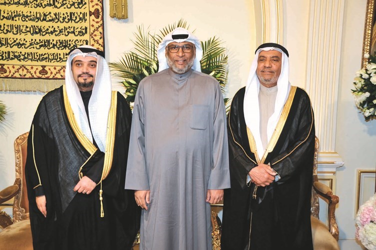 خالد العنيزي مباركا﻿