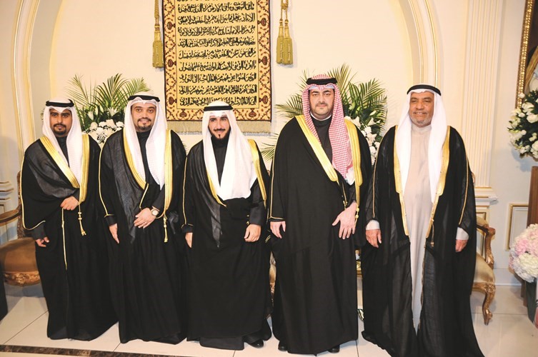 الشيخ عبدالله سالم العلي والشيخ مشعل مبارك العبدالله يهنئان﻿
