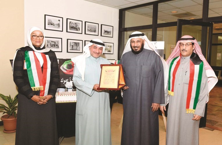 درع تقديرية لسعد الخراز﻿