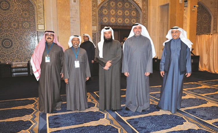 منصور الصقعبي يتوسط مساعد الرخيص والشيخ حمد سنان والشيخ عبدالرحمن الحشاش ووائل الشطي﻿