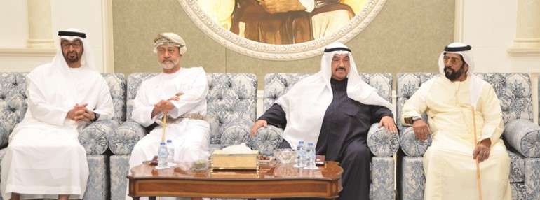 ممثل سمو الأمير سمو الشيخ ناصر المحمد لدى تقديم العزاء لصاحب السمو الشيخ محمد بن زايد﻿