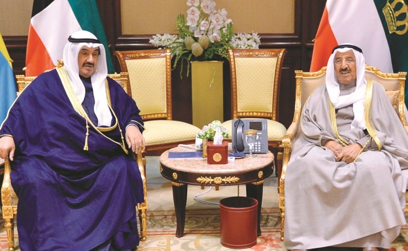 صاحب السمو الأمير الشيخ صباح الأحمد مستقبلا سمو الشيخ ناصر المحمد ﻿