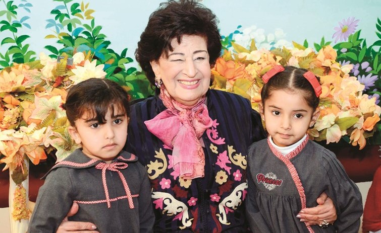 بالفيديو.. ماما أنيسة: أنقذوا «عيال الديرة»!