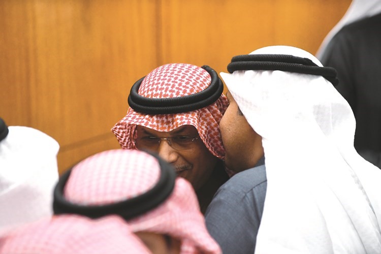 الشيخ خالد الجراح يستمع لطلال الجلال﻿