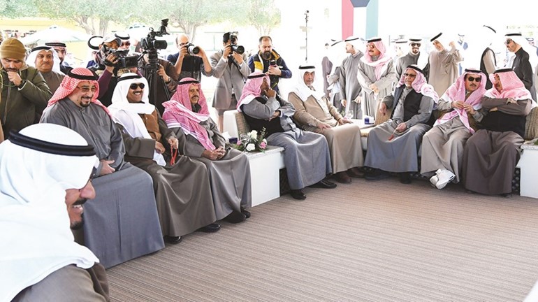 الشيخ علي الجراح والشيخ د. سالم الجابر والشيخ علي العبدالله والشيخ دعيج الخليفة والشيخ فهد جابر العلي وبعض الحضور ﻿