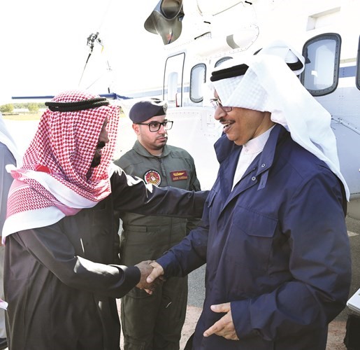 سمو رئيس الوزراء الشيخ جابر المبارك لدى وصوله وفي استقباله الشيخ علي الجابر ﻿