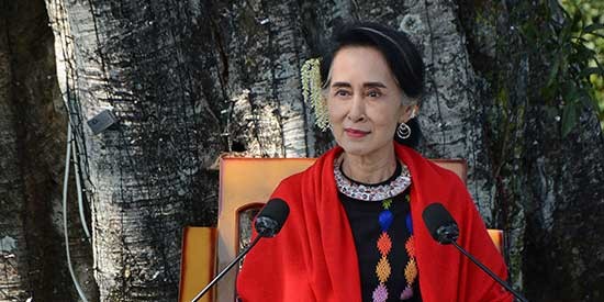 إلقاء قنبلة حارقة على منزل زعيمة ميانمار