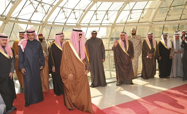 سمو ولي العهد الشيخ نواف الأحمد لدى مغادرته البلاد متوجها إلى المملكة ﻿