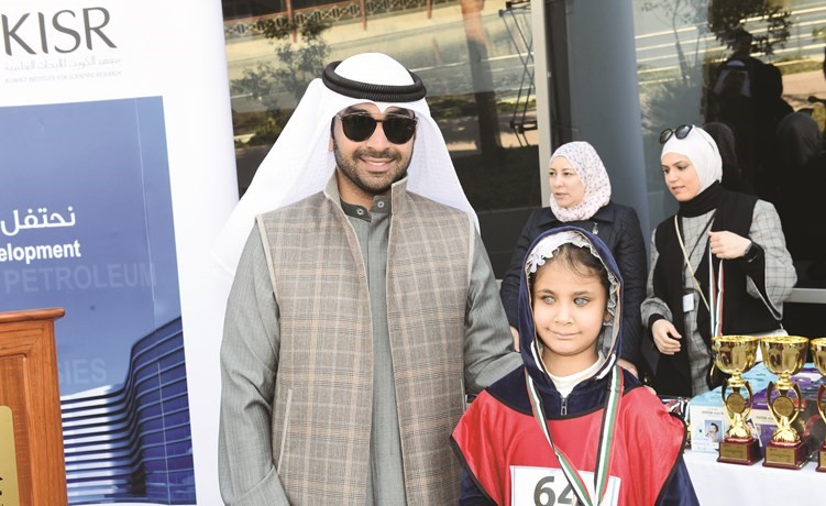 تكريم احدى المشاركات ﻿