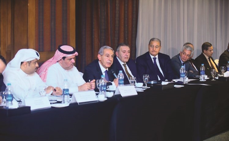 م.طارق قابيل متحدثا خلال المنتدى ﻿