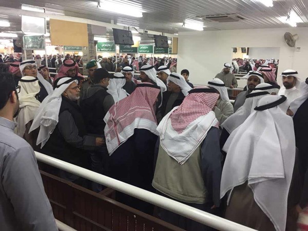 بالفيديو.. النائب الأول تقدم جموع مشيعي الطالب الضابط فيصل العبيد