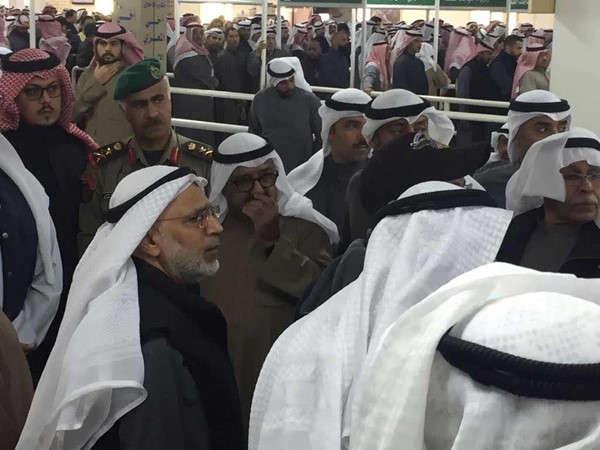 بالفيديو.. النائب الأول تقدم جموع مشيعي الطالب الضابط فيصل العبيد