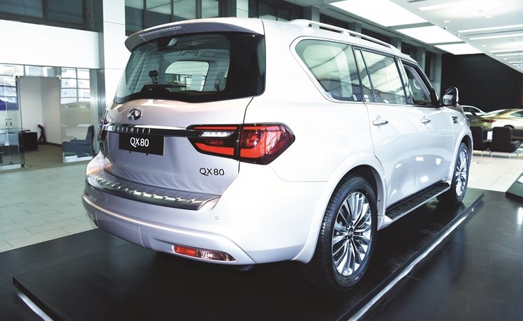 إنفينيتي البابطين تكشف النقاب عن QX80 الجديدة كلياً