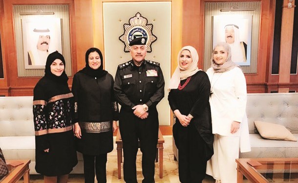  الفريق محمود الدوسري مستقبلا هيلاء التنيب وسميرة القناعي وإيمان العوضي ونوال الخباز ﻿