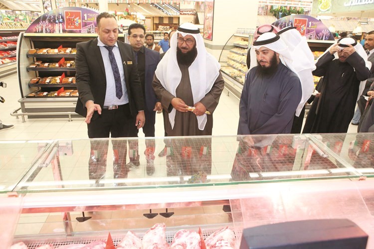 في قسم اللحوم﻿
