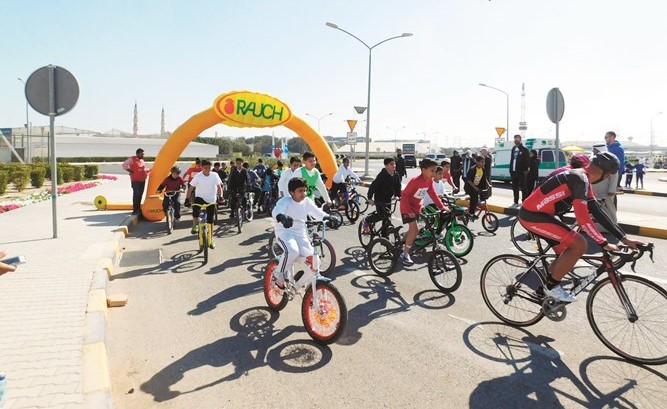 لحظة انطلاق سباق الدراجات﻿