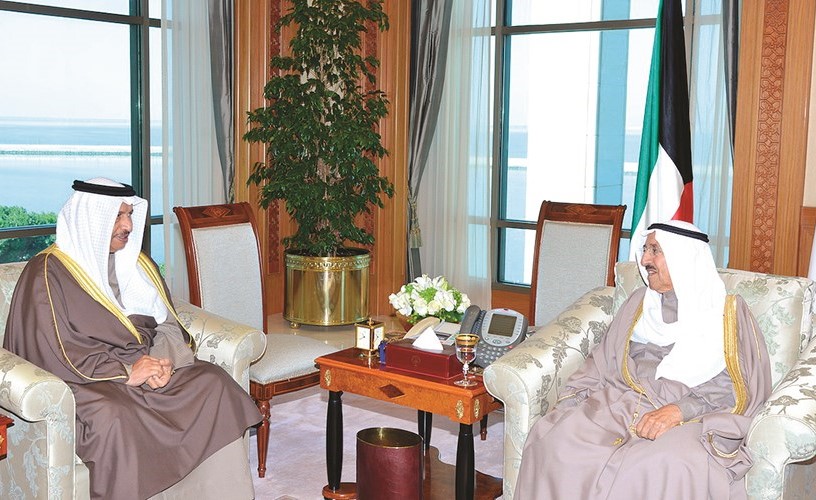 صاحب السمو الأمير الشيخ صباح الأحمد مستقبلا سمو الشيخ جابر المبارك﻿