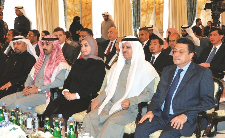 عبدالله المطوطح والسفير المصري طارق القوني في مقدمة الحضور (عادل سلامة) ﻿