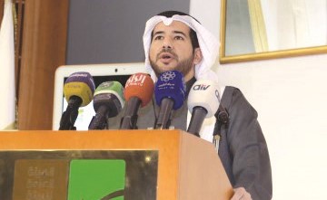 الشيخ عبدالله الأحمد متحدثا﻿