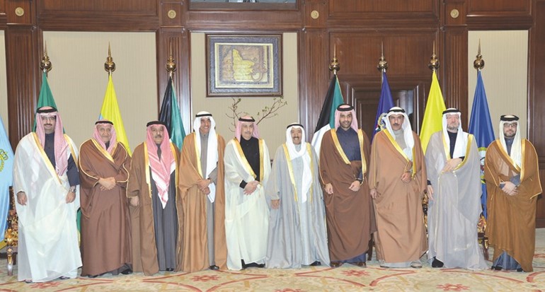 صاحب السمو الأمير الشيخ صباح الأحمد مستقبلا رئيس مجلس إدارة شركة أوريدو للاتصالات الشيخ سعود بن ناصر آل ثاني والمدير العام والرئيس التنفيذي للشركة الشيخ محمد بن عبدالله آل ثاني وأعضاء مجلس الإدارة﻿