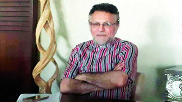  الكاتب أحمد حامد