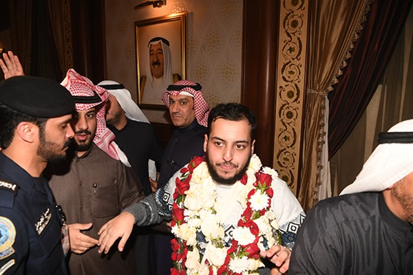 بالفيديو والصور.. الحمد: وزارة الخارجية لم تدخر جهداً حتى تمّ الإفراج عن العازمي