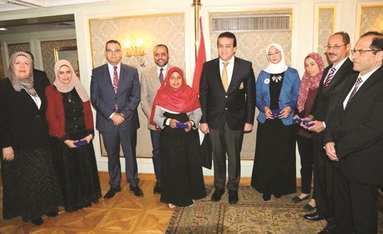 د.خالد عبدالغفار مكرما الفريق البحثي لجامعة المنصورة مكتشف ديناصور الواحات﻿