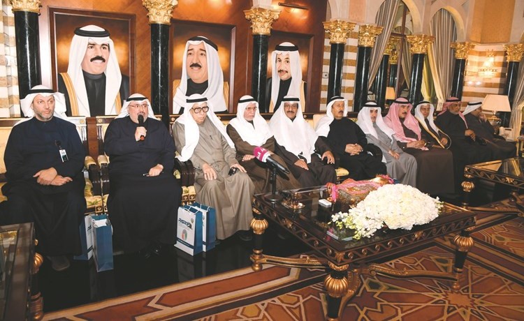م.أحمد الحصان متحدثا عن مشاريع هيئة الطرق في ديوان جواد بوخمسين﻿