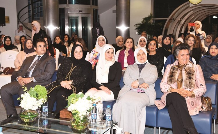 صفاء الهاشم وهند الصبيح ود.جنان بوشهري خلال حفل تدشين البرنامج(ريليش كومار) ﻿