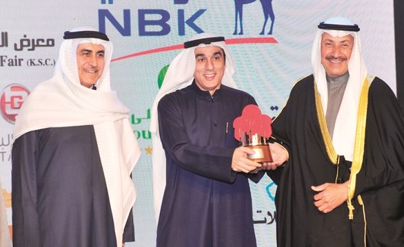تكريم رئيس مجلس إدارة شركة أرض المعارض عماد تيفوني﻿