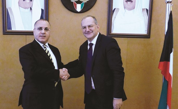 السفير جمال الغنيم ود.بيتر سلامة	﻿