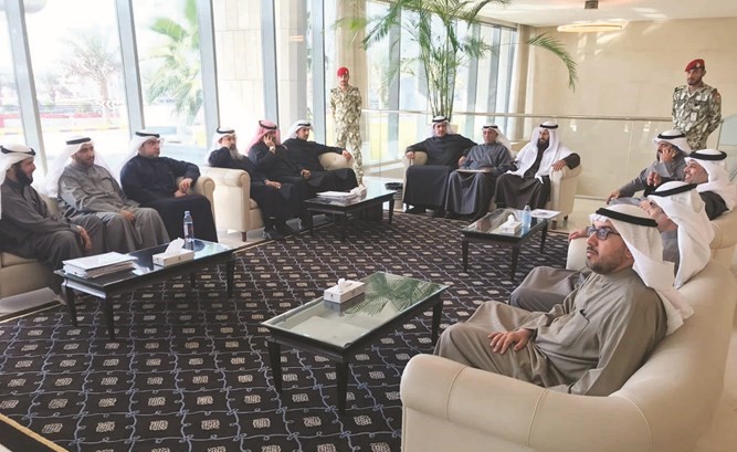 أسامة الشاهين ورياض العدساني ومبارك الحجرف وعبدالله فهاد ومحمد هايف وشعيب المويزري وخالد العتيبي﻿﻿وعبدالوهاب البابطين وعمر الطبطبائي ونايف المرداس ود.عبدالكريم الكندري ومحمد الدلال ود.عادل الدمخي اثناء الاعتصام﻿