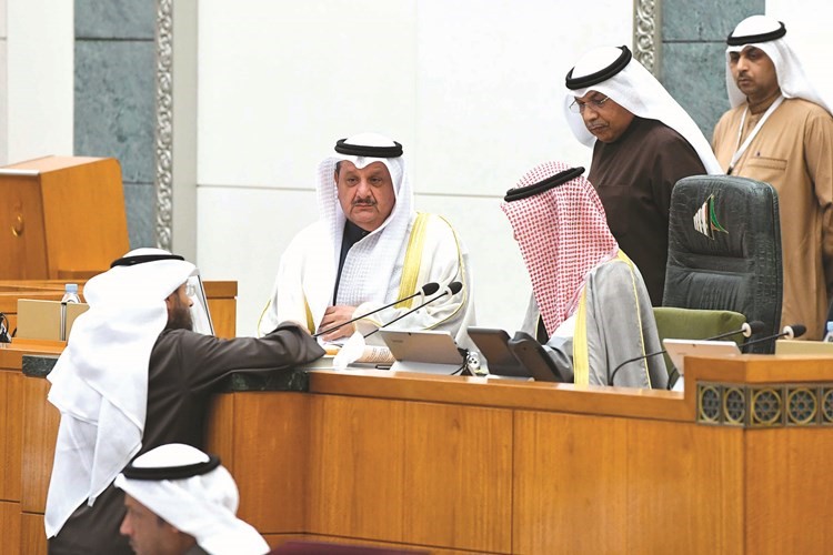 الرئيس الغانم والشيخ خالد الجراح ونائب الرئيس عيسى الكندري وعلام الكندري﻿