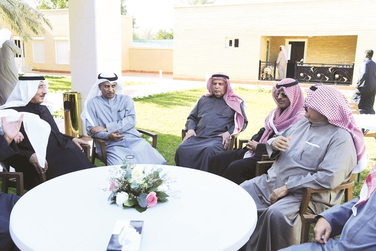 أحمد الجسار ومهلهل الخالد ود.عادل الطبطبائي والشيخ فواز الخالد وثابت المهنا﻿