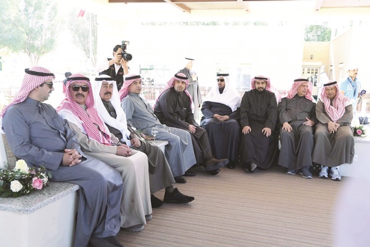 أحمد الفهد ود.عادل الطبطبائي والشيخ د.باسل الصباح ود.فهد العفاسي وأنس الصالح ود.حامد العازمي وضاري العثمان وخالد بودي وعلي الراشد﻿
