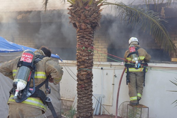 بالفيديو والصور.. حريق منزل مخالف في الصليبيخات إستنفر جهود رجال الإطفاء لإخماده