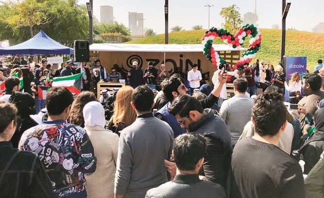 «زين» تحتفل بأعياد الكويت الوطنية في «سوق قوت»
