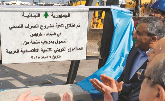 عبدالوهاب البدر خلال وضع حجر الأساس للمشروع	﻿