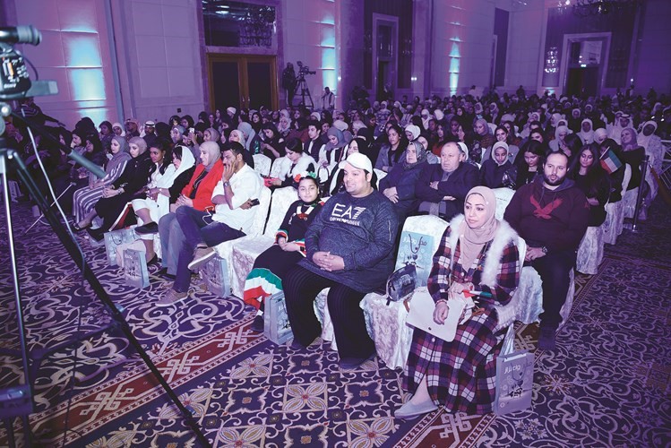 جانب من الحضور خلال الحفل ﻿