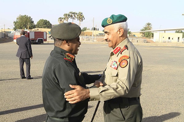  رئيس أركان الجيش السوداني يرحب بالفريق الخضر