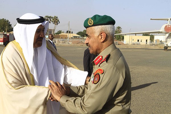 السفير بسام القبندي في الخرطوم  في استقبال رئيس أركان الجيش الخضر