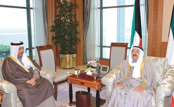 صاحب السمو الأمير الشيخ صباح الأحمد مستقبلا سمو رئيس مجلس الوزراء الشيخ جابر المبارك﻿