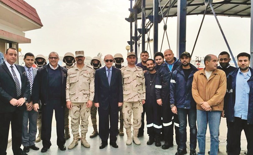 الفريق مهاب مميش خلال تفقد إجراءات تأمين المجرى الملاحي بقناة السويس  ﻿