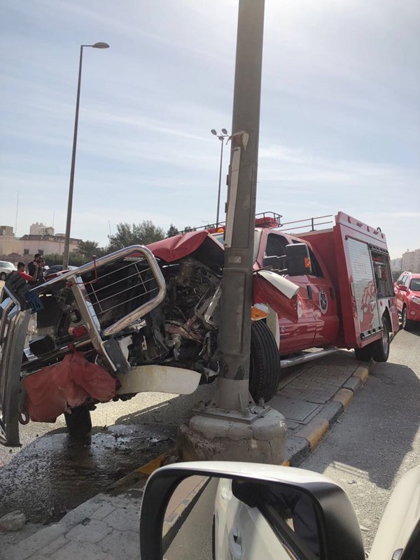 بالفيديو..إصابة رجل إطفاء بعد تعرضه لحادث مروري أثناء توجهه لبلاغ في منطقة السالمية