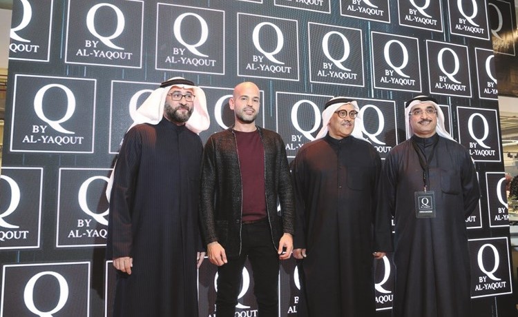 الفنان أبو مع عبدالعزيز الياقوت وعمر الياقوت ومحمود الجزاف﻿