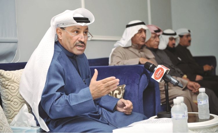 محمد طنا متحدثا للحضور﻿