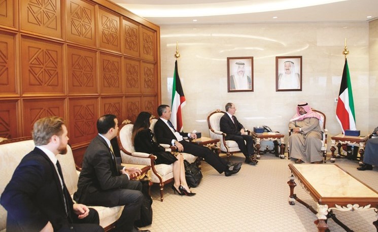 رئيس جهاز الأمن الوطني الشيخ ثامر العلي خلال لقائه الرئيس السابق لوكالة الأمن الوطني الأميركي والرئيس التنفيذي لشركة آيرون نت المتخصصة بالأمن السيبراني الجنرال كيث ألكساندر﻿
