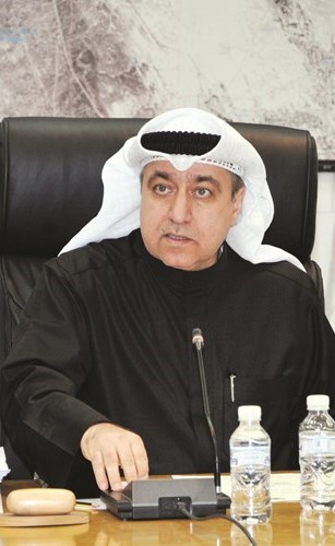 م.محمد بوشهري متحدثا خلال الجلسة﻿