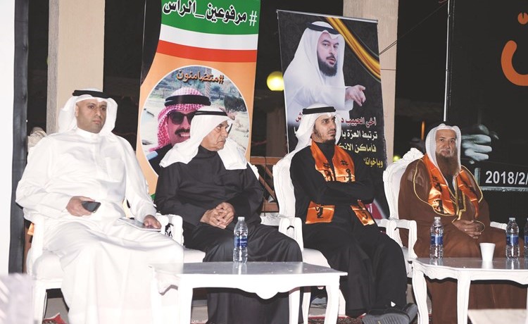 أحمد السعدون متوسطا بدر الداهوم وفيصل اليحيى وأحمد القطان﻿