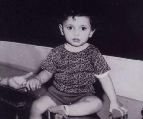 شاهدوا أول صورة لأحمد عز في طفولته